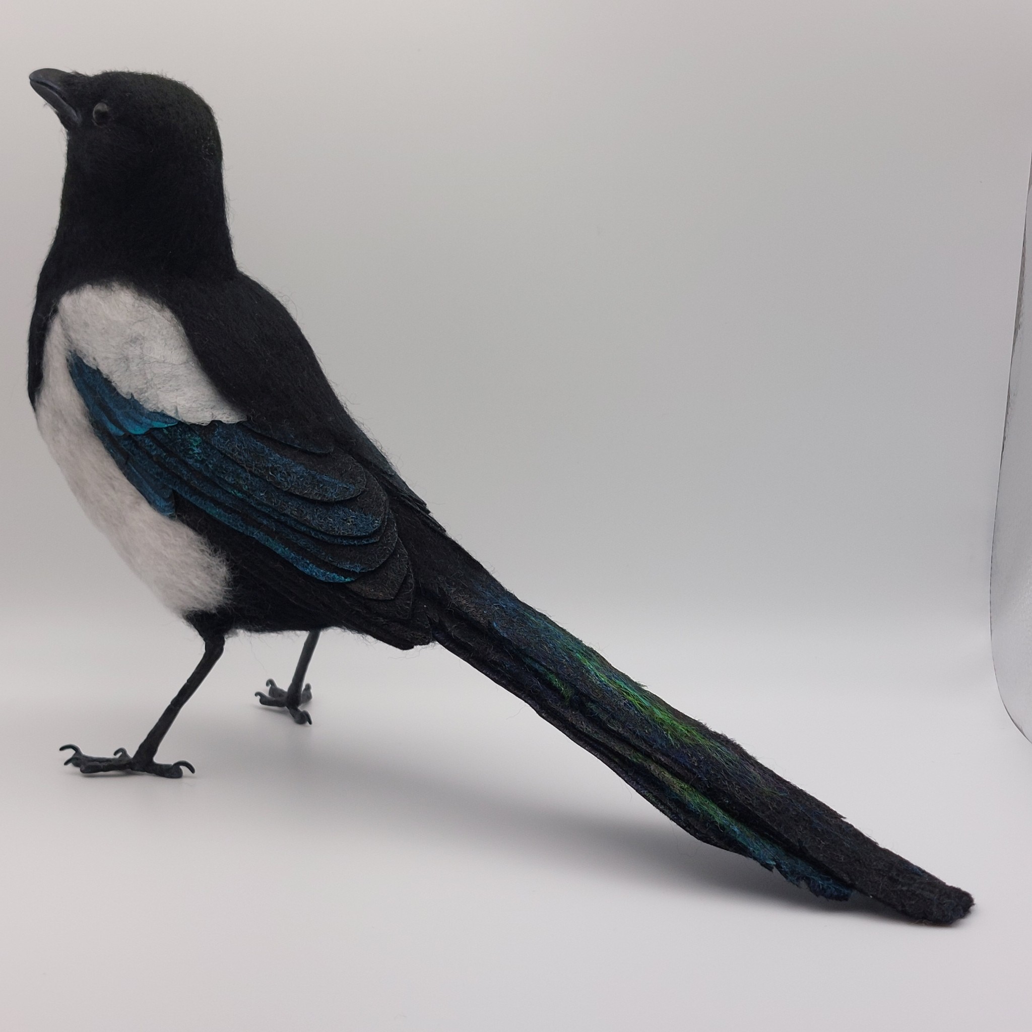 Magpie : Unique handmade needle-felted wildlife sculpture.