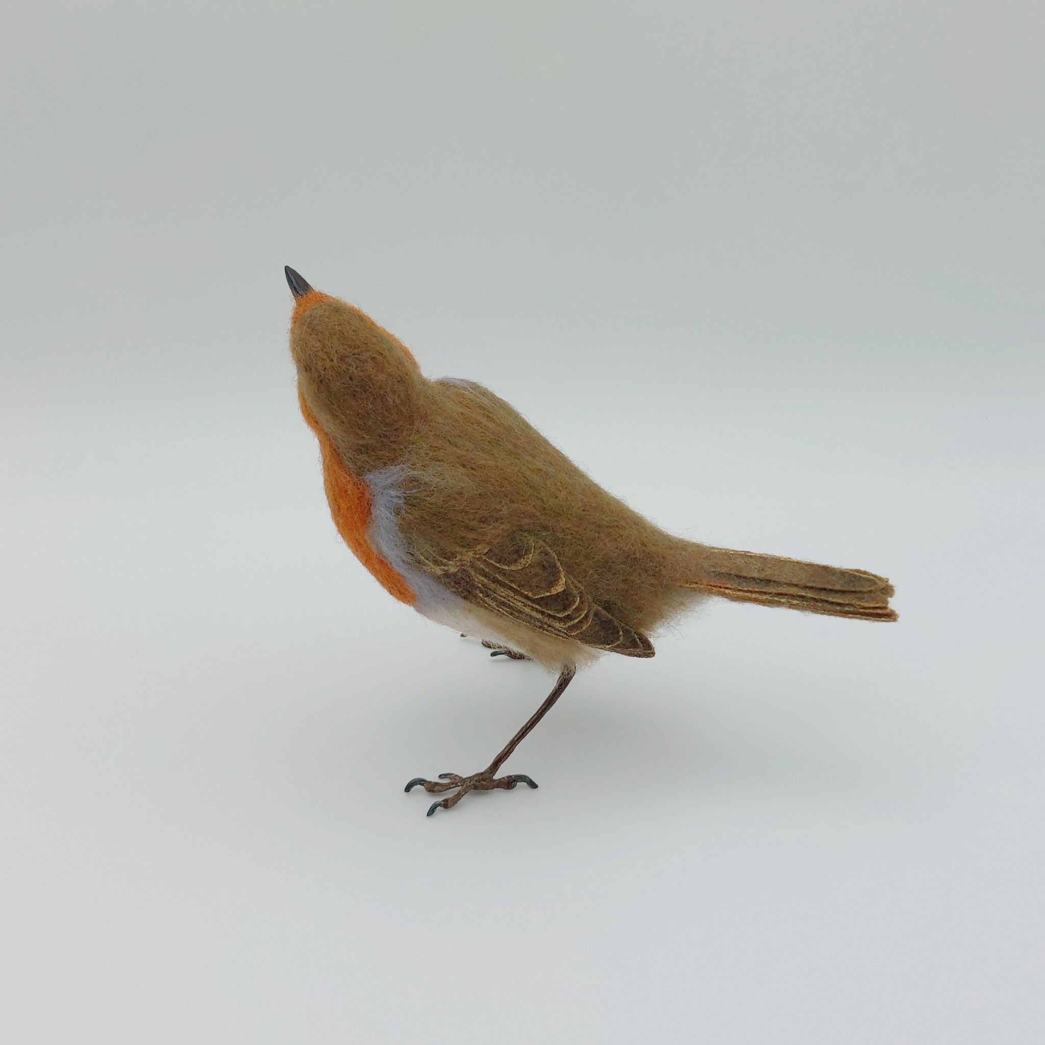 Robin: Unique handmade needle-felted wildlife sculpture.